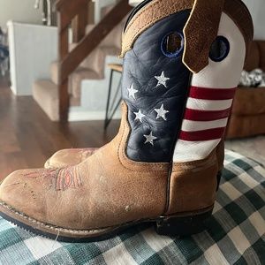 Boys American flag boots size 2